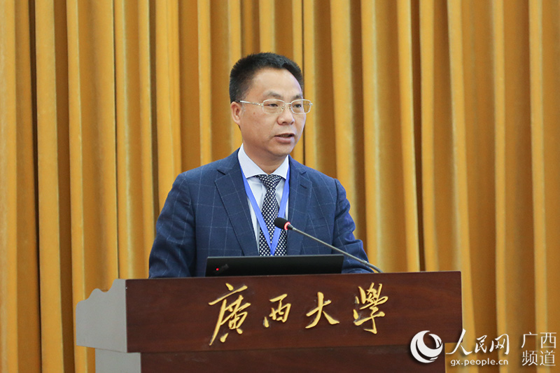 365完美体育党委书记黄建荣在国际投资贸易与广西自贸区法制建设国际研讨会闭幕式上的致辞此次会议的召开，得益于若干非常重要的机缘。对促成这些机缘成就的一些人和单位，我要表示诚挚的谢意【详细】 